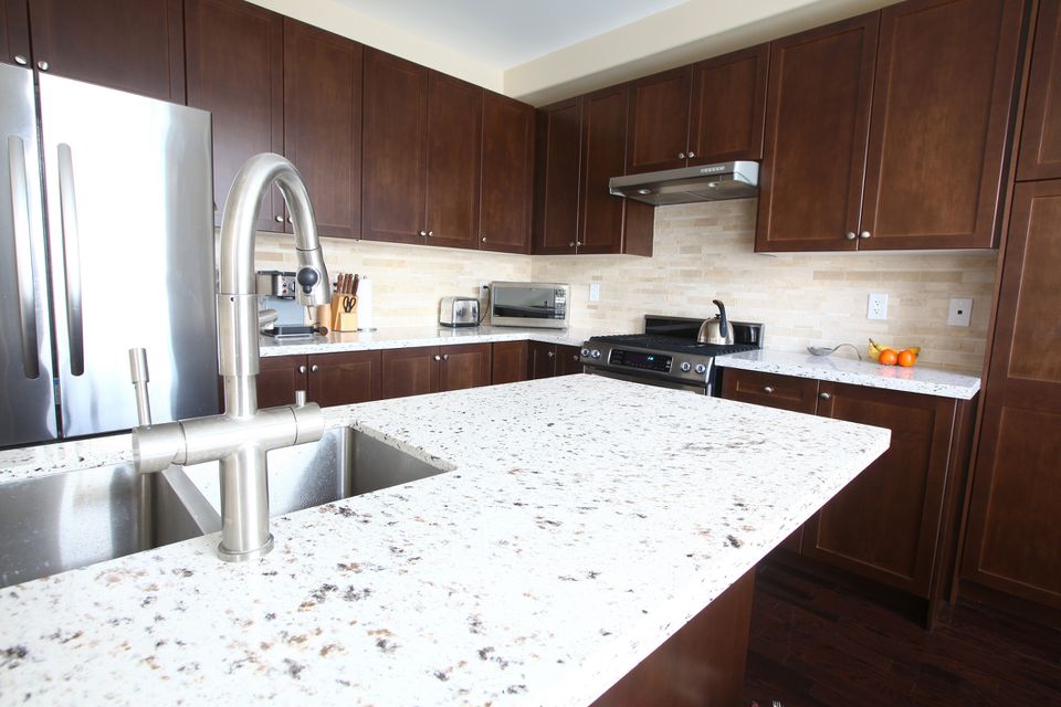 All The Details And Pros Cons Of Quartz Countertops Playcast Media