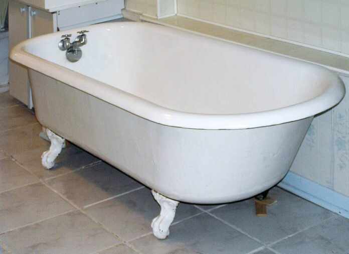 The most effective tips to unclog a bathtub